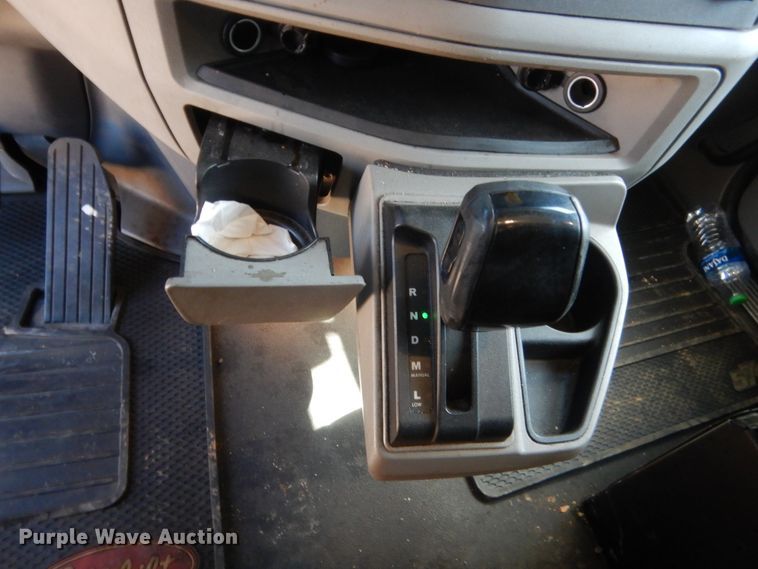 image for item ET9183 2017 Peterbilt 579  semi truck