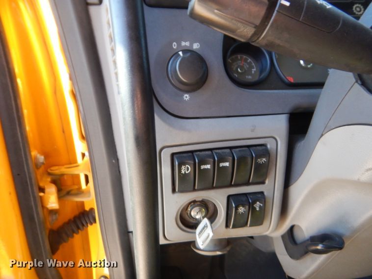 image for item ET9184 2017 Peterbilt 579  semi truck