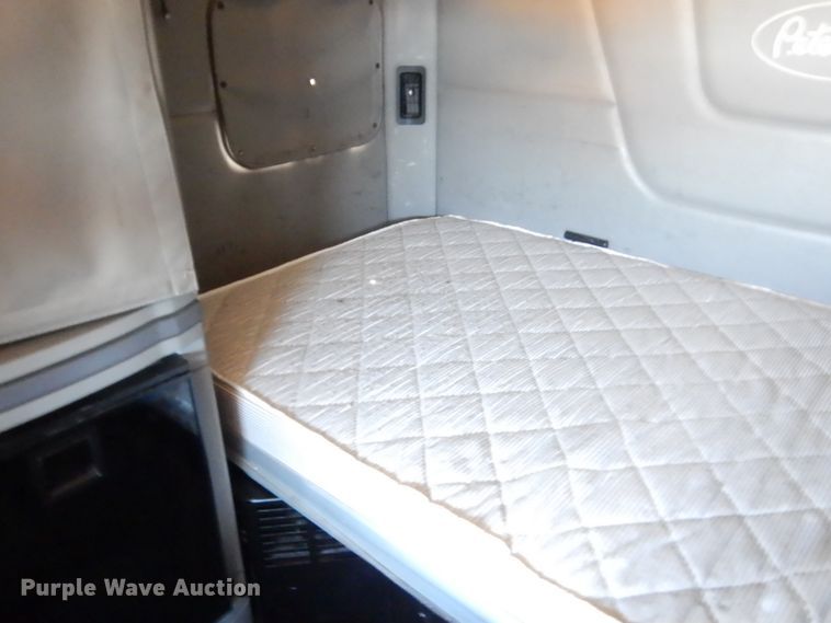 image for item ET9185 2016 Peterbilt 579  semi truck