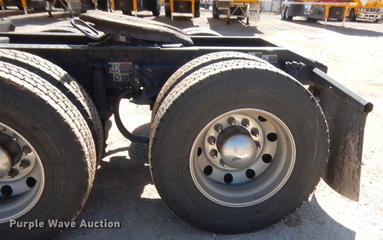 image for item ET9185 2016 Peterbilt 579  semi truck