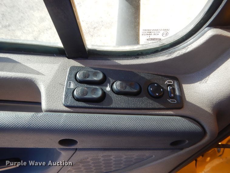 image for item ET9186 2016 Freightliner Cascadia 125  semi truck