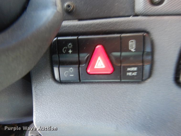 image for item ET9186 2016 Freightliner Cascadia 125  semi truck