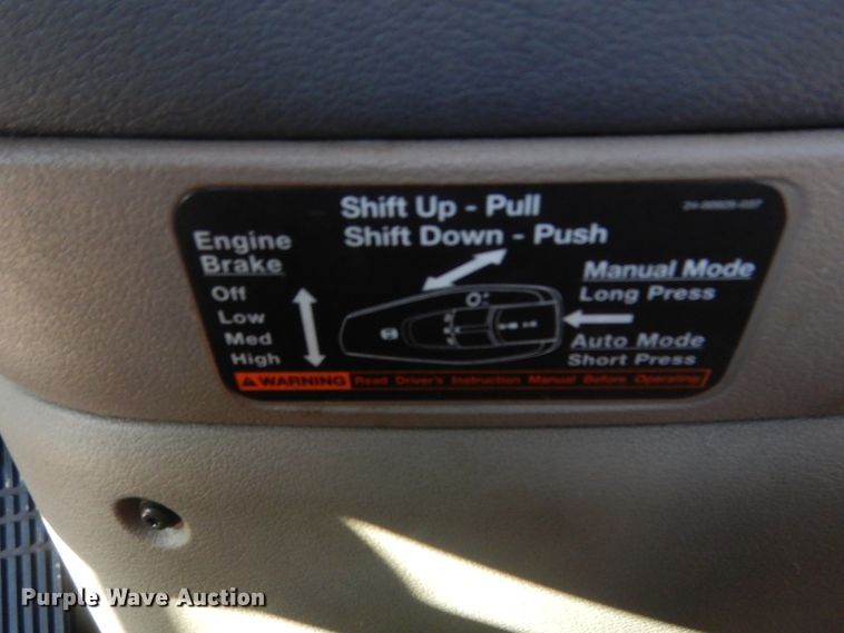 image for item ET9186 2016 Freightliner Cascadia 125  semi truck