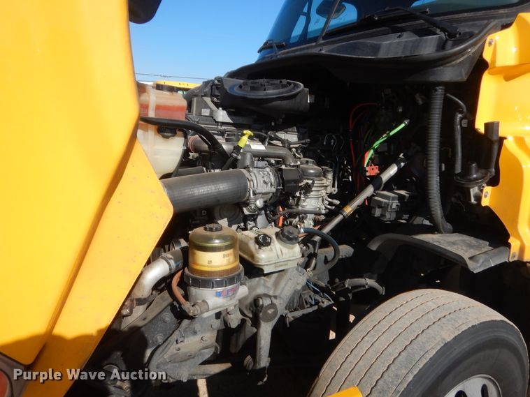 image for item ET9186 2016 Freightliner Cascadia 125  semi truck