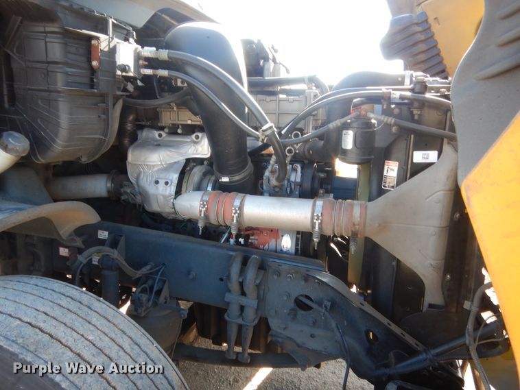 image for item ET9186 2016 Freightliner Cascadia 125  semi truck