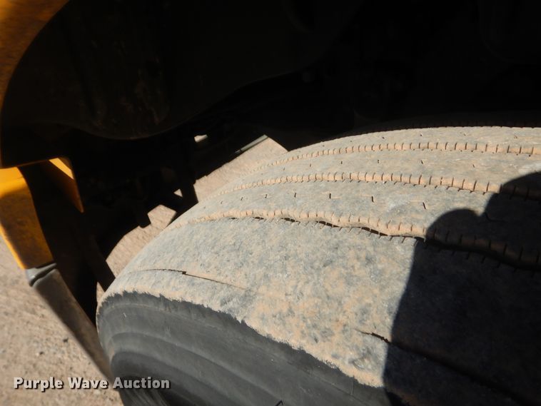 image for item ET9186 2016 Freightliner Cascadia 125  semi truck