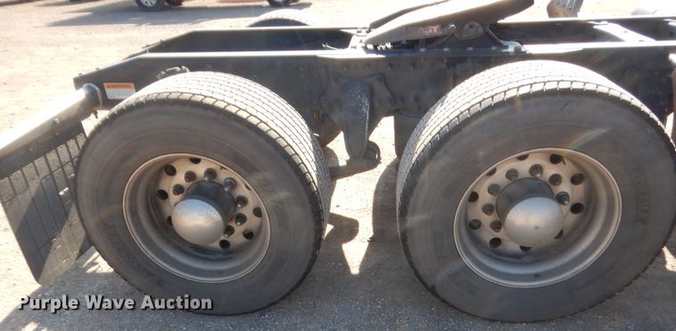 image for item ET9186 2016 Freightliner Cascadia 125  semi truck