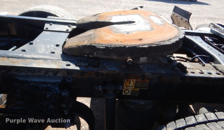 image for item ET9187 2016 Peterbilt 579  semi truck