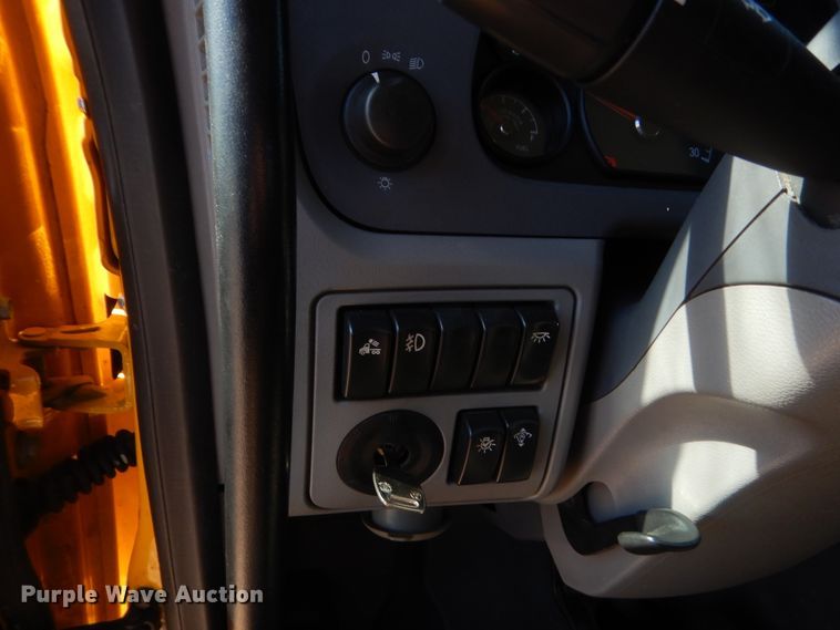 image for item ET9187 2016 Peterbilt 579  semi truck