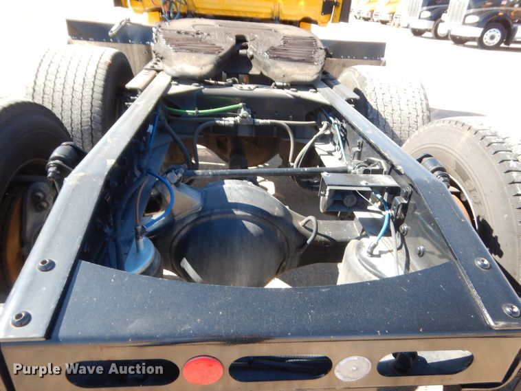 image for item ET9189 2017 Freightliner Cascadia 125  semi truck