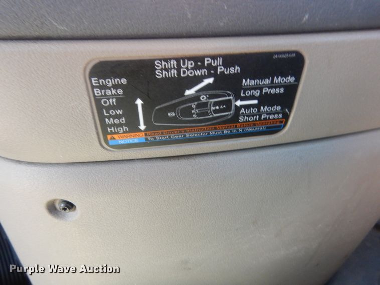 image for item ET9189 2017 Freightliner Cascadia 125  semi truck