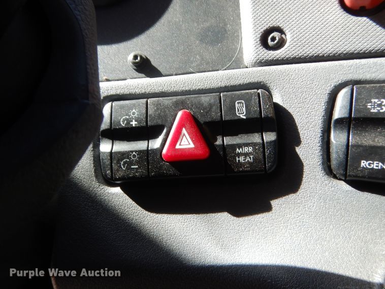 image for item ET9189 2017 Freightliner Cascadia 125  semi truck