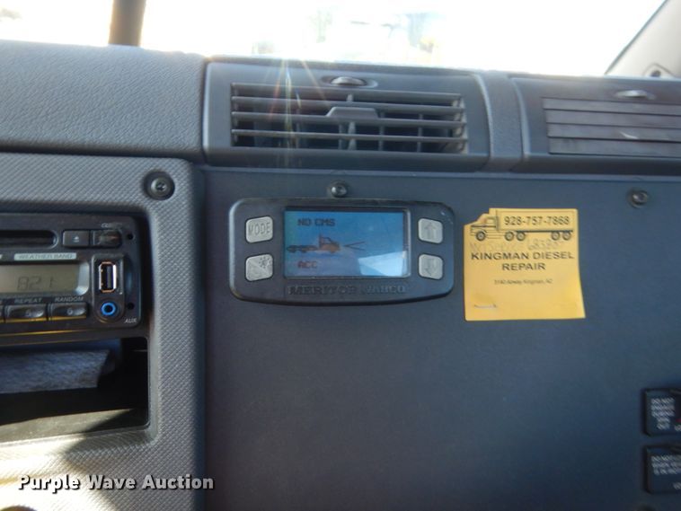 image for item ET9189 2017 Freightliner Cascadia 125  semi truck