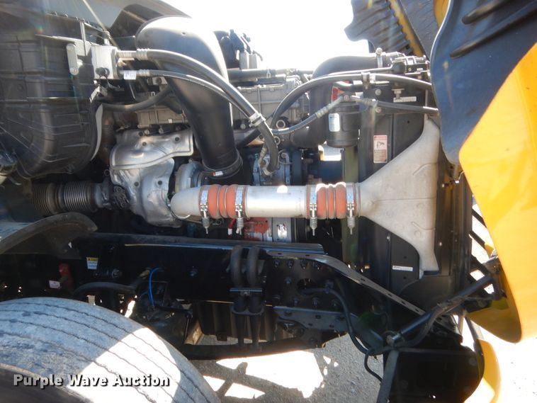 image for item ET9189 2017 Freightliner Cascadia 125  semi truck