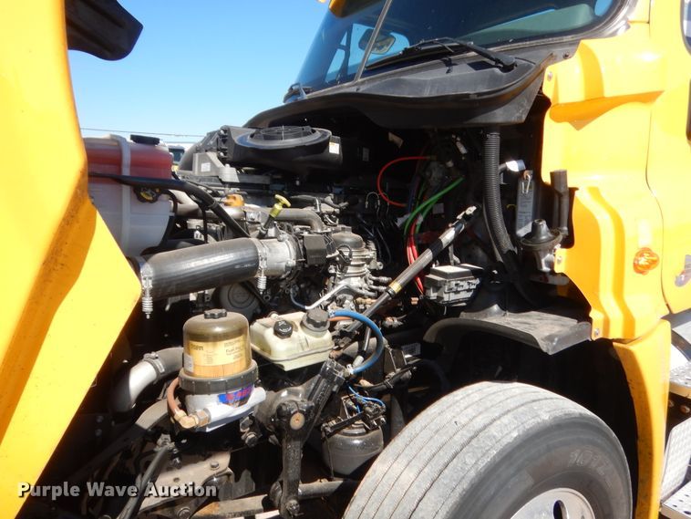 image for item ET9189 2017 Freightliner Cascadia 125  semi truck