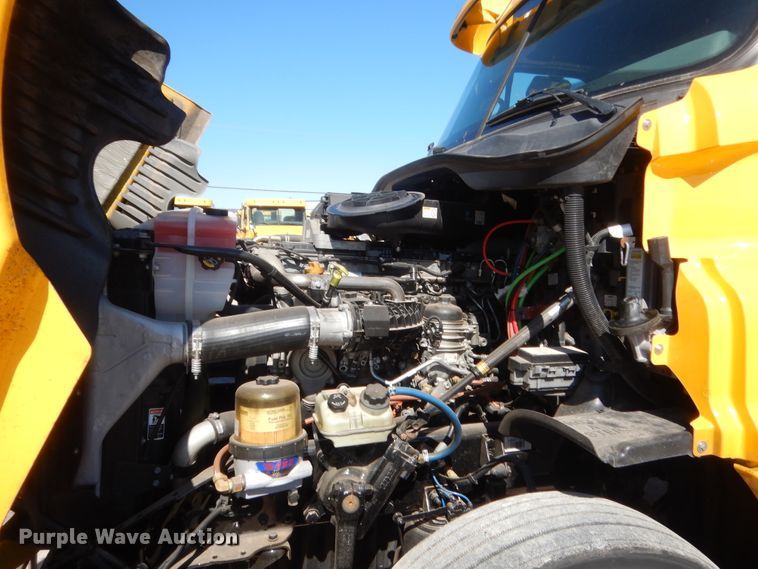 image for item ET9189 2017 Freightliner Cascadia 125  semi truck