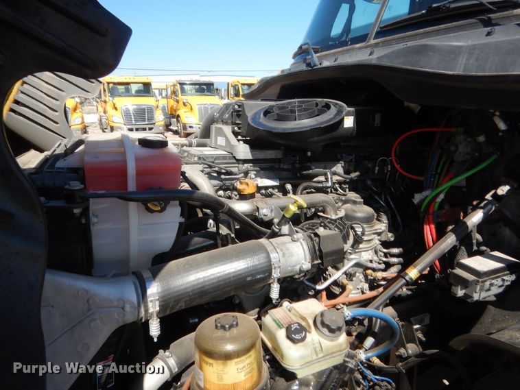 image for item ET9189 2017 Freightliner Cascadia 125  semi truck