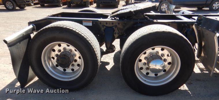 image for item ET9189 2017 Freightliner Cascadia 125  semi truck