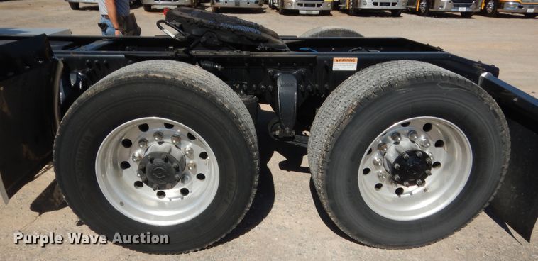 image for item ET9189 2017 Freightliner Cascadia 125  semi truck