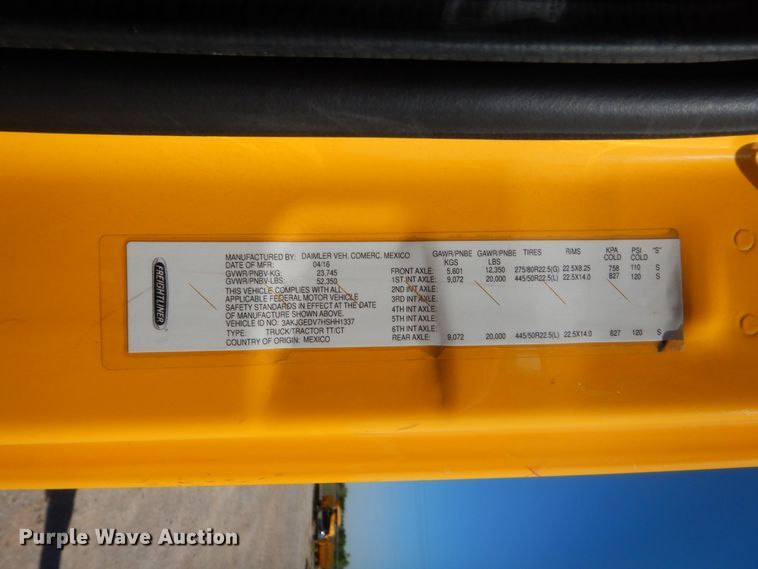 image for item ET9189 2017 Freightliner Cascadia 125  semi truck