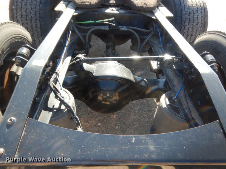 image for item ET9191 2017 Freightliner Cascadia 125  semi truck