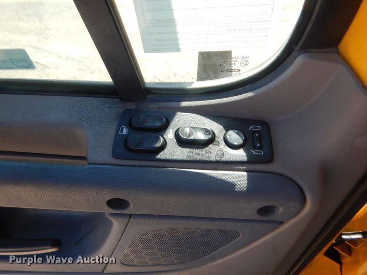 image for item ET9191 2017 Freightliner Cascadia 125  semi truck