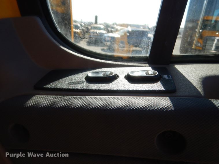 image for item ET9191 2017 Freightliner Cascadia 125  semi truck