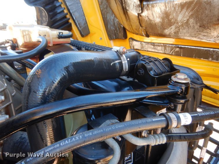 image for item ET9191 2017 Freightliner Cascadia 125  semi truck