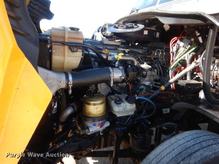 image for item ET9191 2017 Freightliner Cascadia 125  semi truck