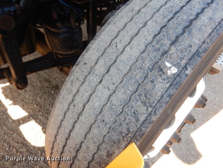 image for item ET9191 2017 Freightliner Cascadia 125  semi truck