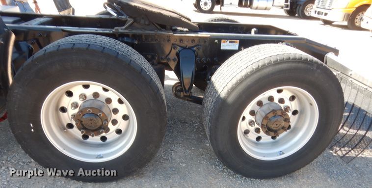 image for item ET9191 2017 Freightliner Cascadia 125  semi truck