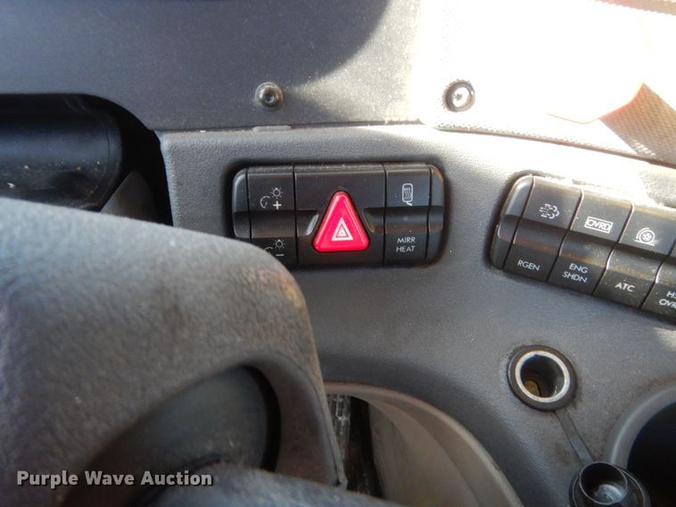 image for item ET9192 2016 Freightliner Cascadia 125  semi truck