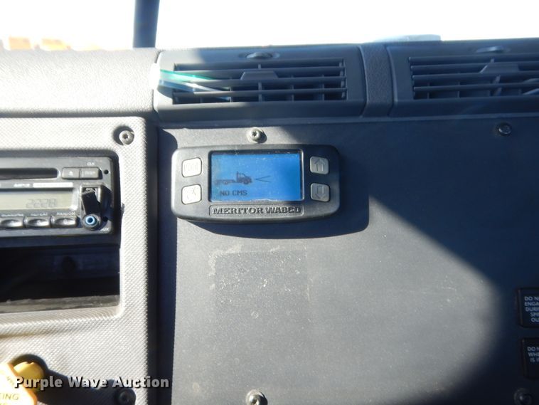 image for item ET9192 2016 Freightliner Cascadia 125  semi truck