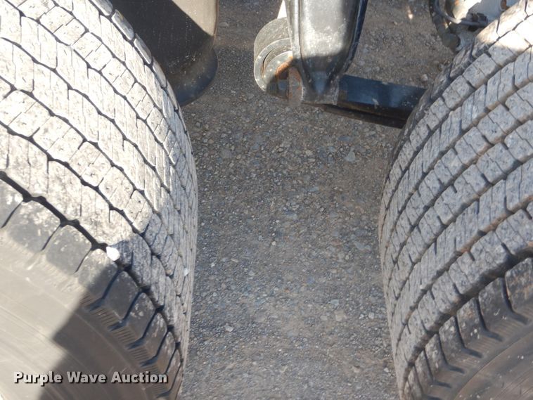 image for item ET9192 2016 Freightliner Cascadia 125  semi truck