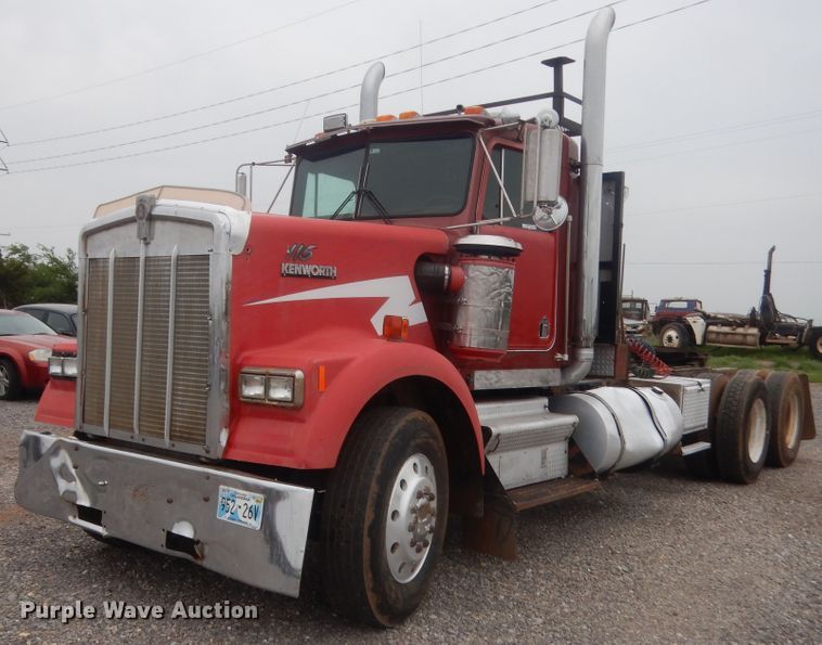 image for item ET9205 1985 Kenworth W900  semi truck