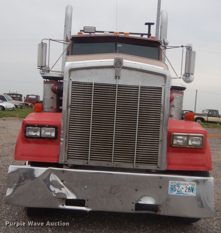 image for item ET9205 1985 Kenworth W900  semi truck