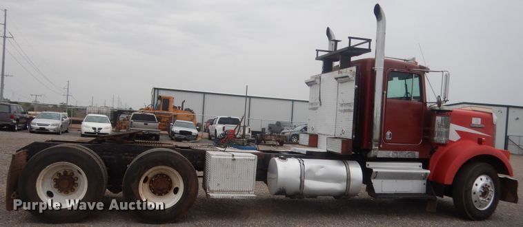 image for item ET9205 1985 Kenworth W900  semi truck