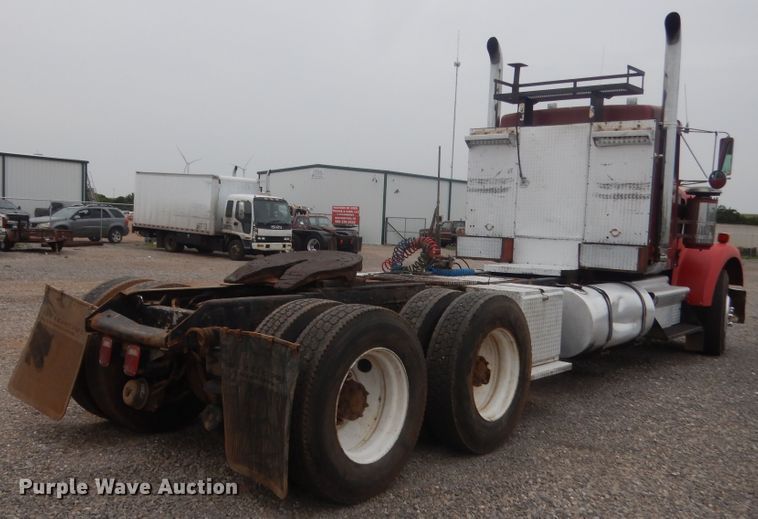 image for item ET9205 1985 Kenworth W900  semi truck