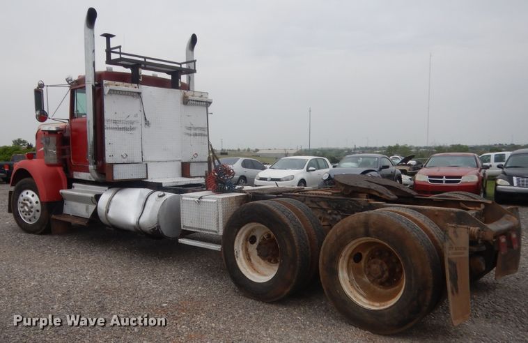 image for item ET9205 1985 Kenworth W900  semi truck