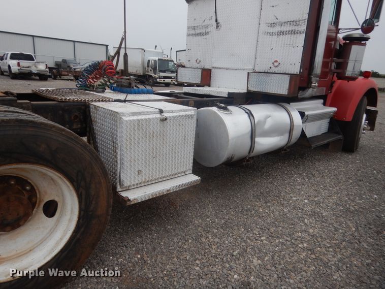 image for item ET9205 1985 Kenworth W900  semi truck