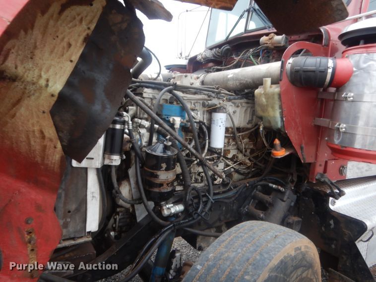 image for item ET9205 1985 Kenworth W900  semi truck