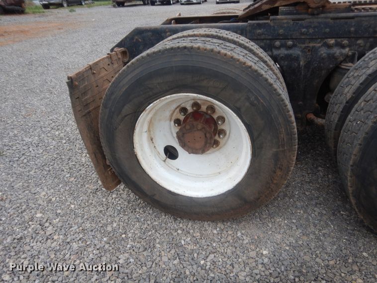 image for item ET9205 1985 Kenworth W900  semi truck