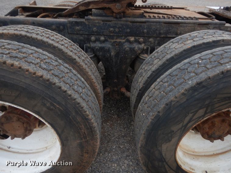 image for item ET9205 1985 Kenworth W900  semi truck