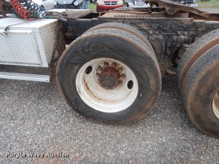 image for item ET9205 1985 Kenworth W900  semi truck