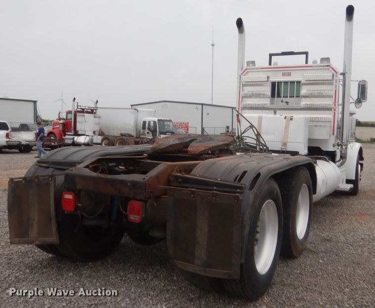 image for item ET9207 1993 Peterbilt 378  semi truck