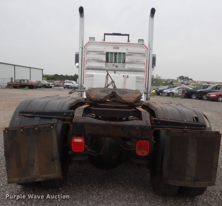 image for item ET9207 1993 Peterbilt 378  semi truck