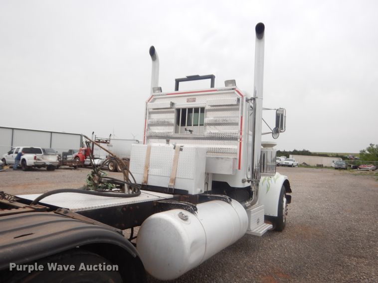 image for item ET9207 1993 Peterbilt 378  semi truck
