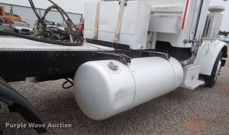 image for item ET9207 1993 Peterbilt 378  semi truck