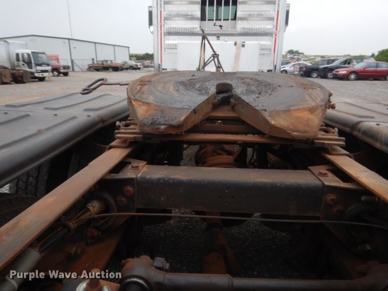 image for item ET9207 1993 Peterbilt 378  semi truck