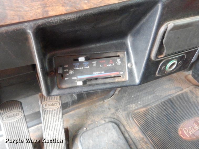 image for item ET9207 1993 Peterbilt 378  semi truck